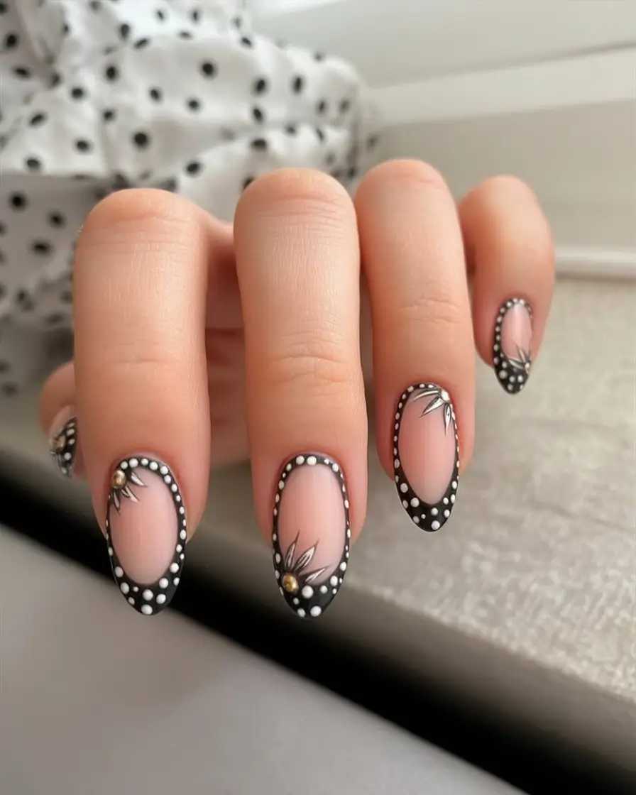 June 2025 Nails You’ll Love Framed Daisies With Beaded Edges