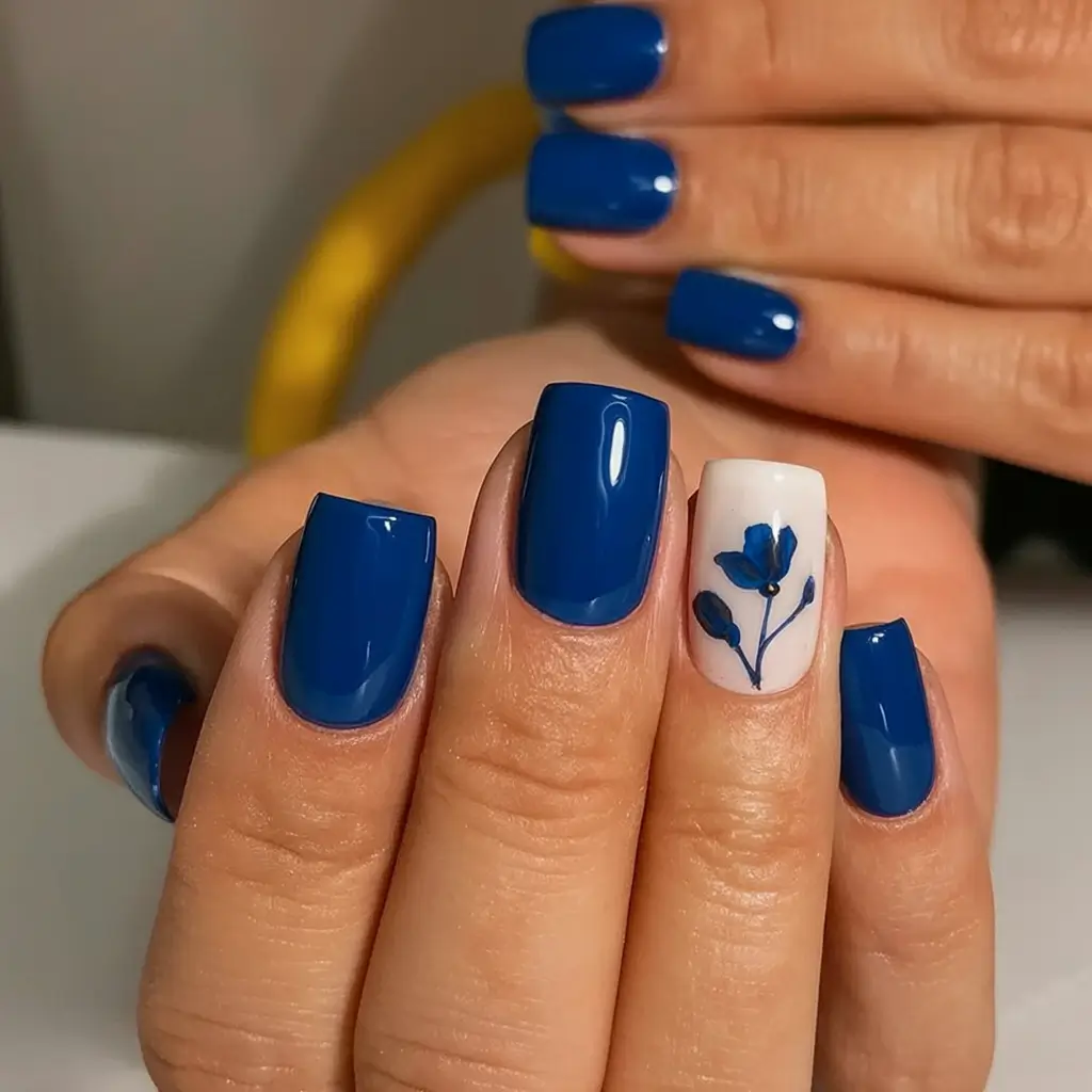 Short Acrylics for Summer 2025 Fun Blue Blossom Accent