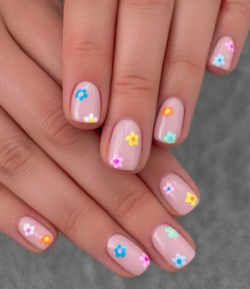 Short Nail Inspo for Summer 2025 Pastel Flower Confetti