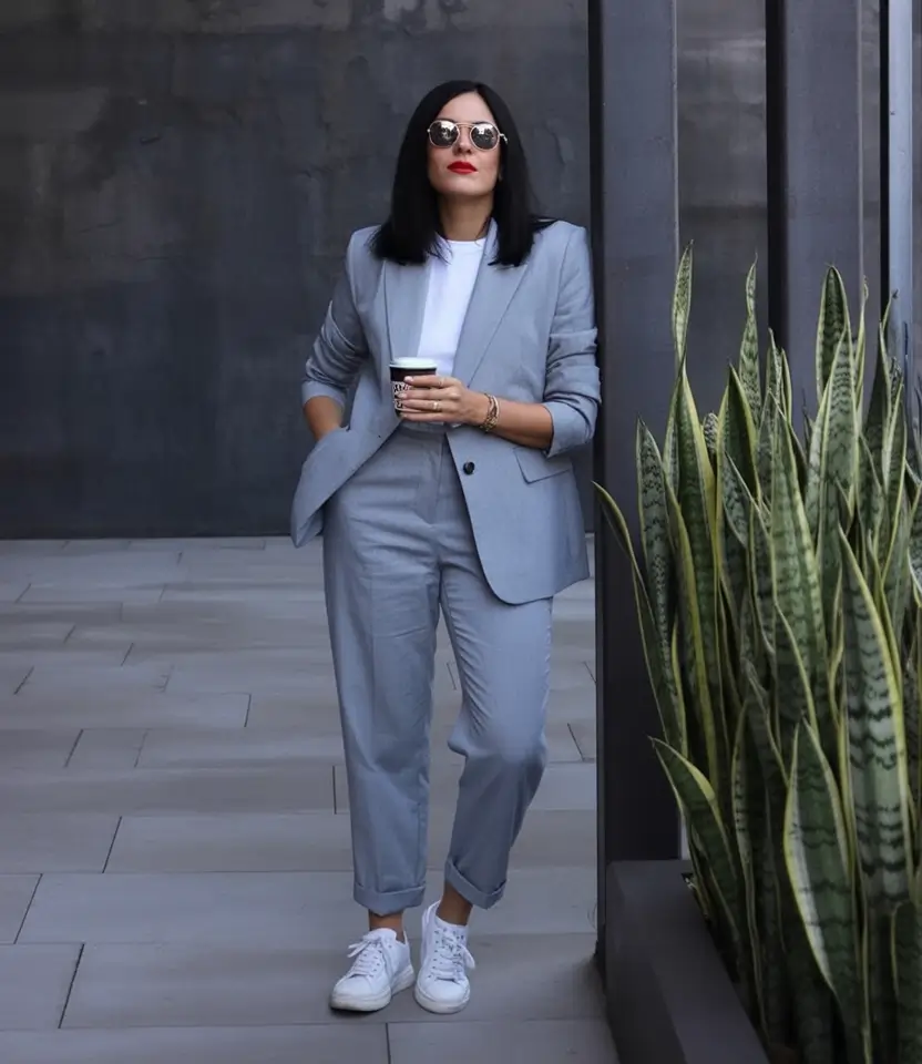 Labor Day Outfits Ideas 2025 Off-Duty Model Goes Back to School