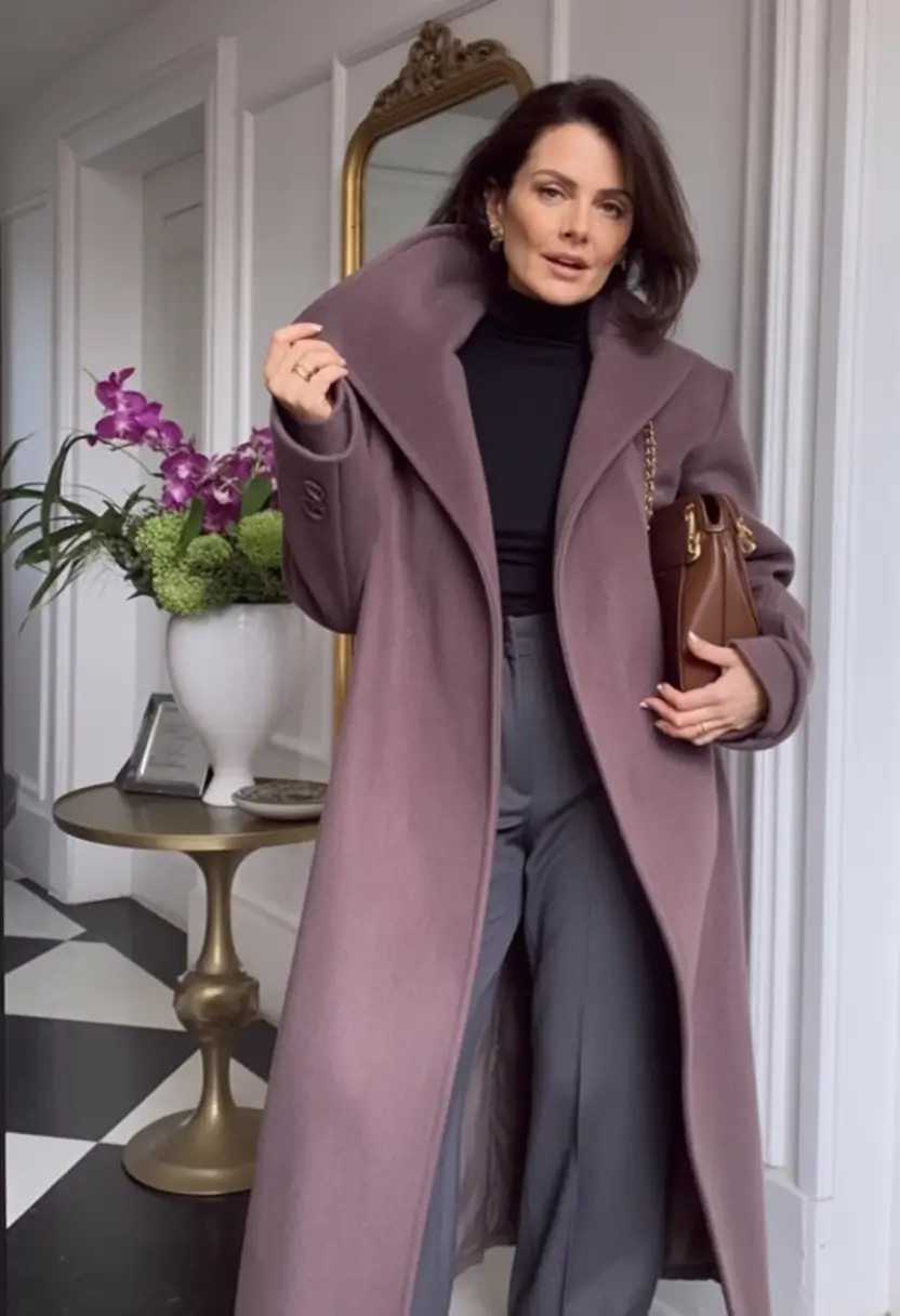 Stylish fall 2025 fashion outfits for women 40+ Refined Mauve With Moody Grace