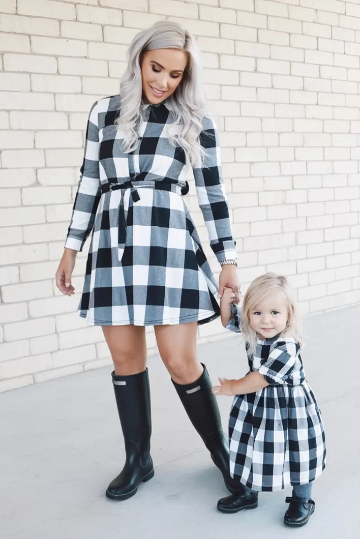 What to Wear for Fall Family Photos in 2025 Buffalo Plaid Revival